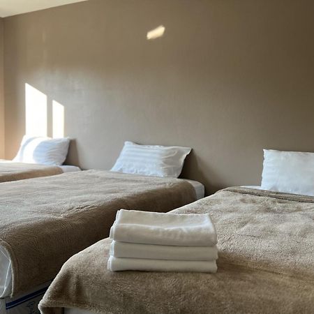 V Tharm Hotel Удонтхані Екстер'єр фото