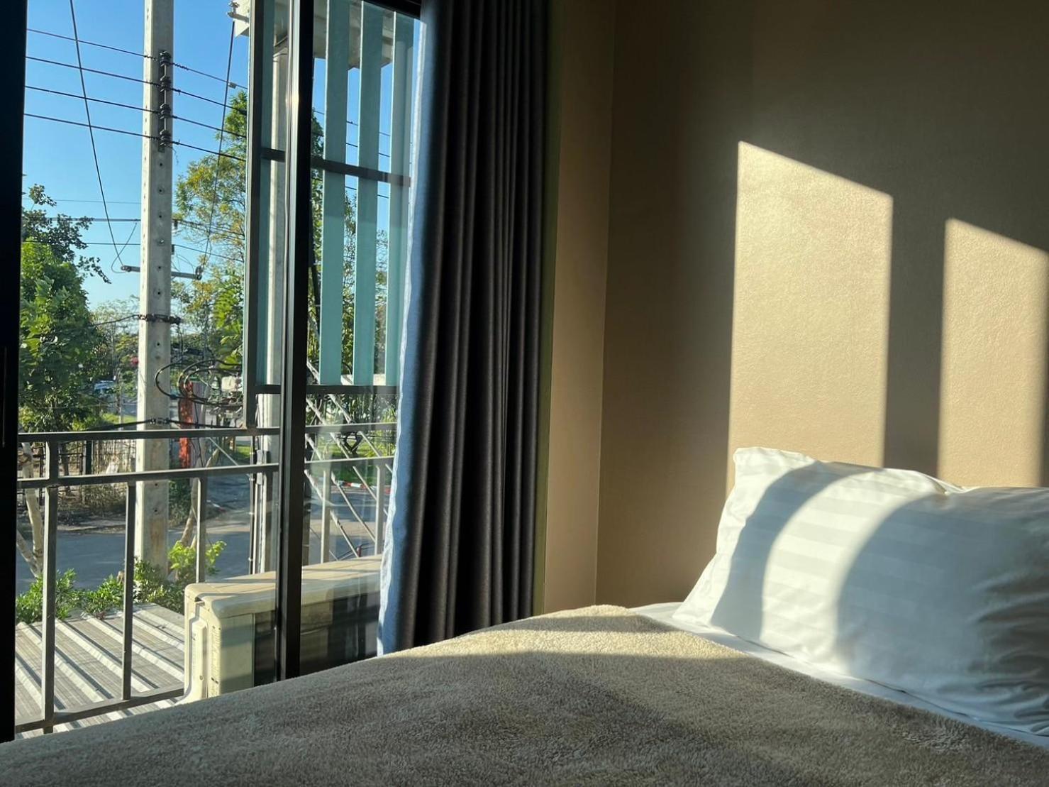 V Tharm Hotel Удонтхані Екстер'єр фото